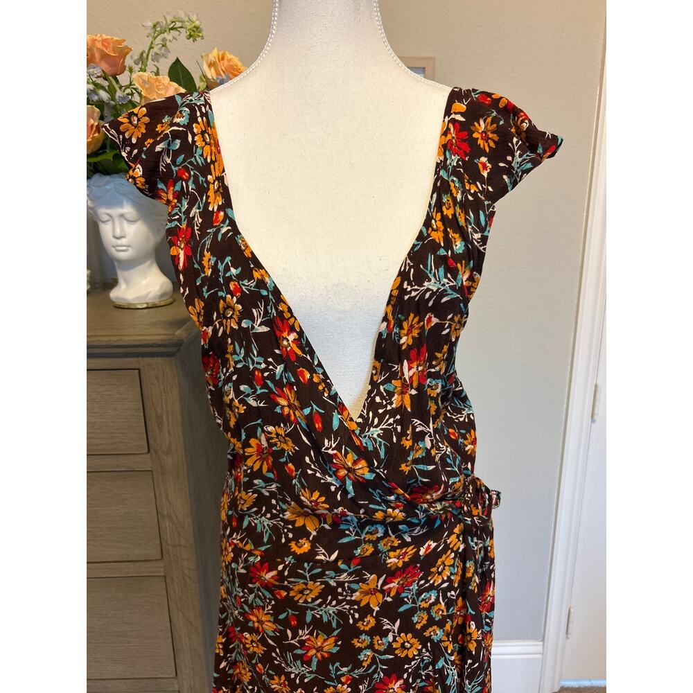 band of the free | (NWT) Brown Floral Wrap Dress | Lg - Picture 4 of 15